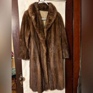 US demi-buff mink fur coat in a natural brown color, small